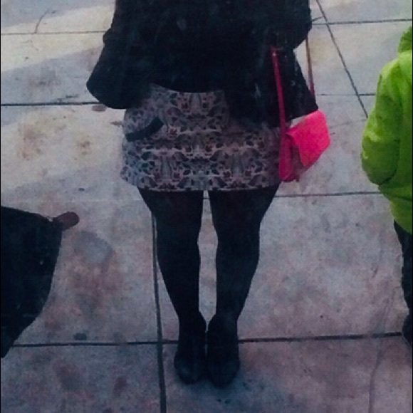 Topshop mini skirt with pockets! - Picture 6 of 6